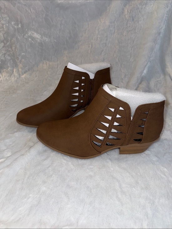 Marco Republic Women\'s Tan Cutout Ankle Booties